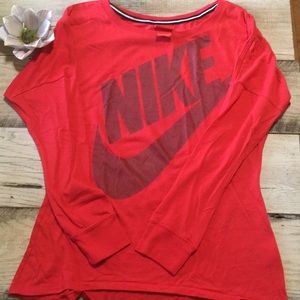 💥 BOGO Nike long sleeve tee
